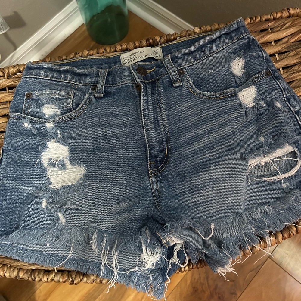 Abercrombie&Fitch midrise boyfriend shorts
